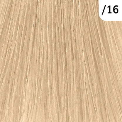 Close-up of light wood texture with a label indicating '16'