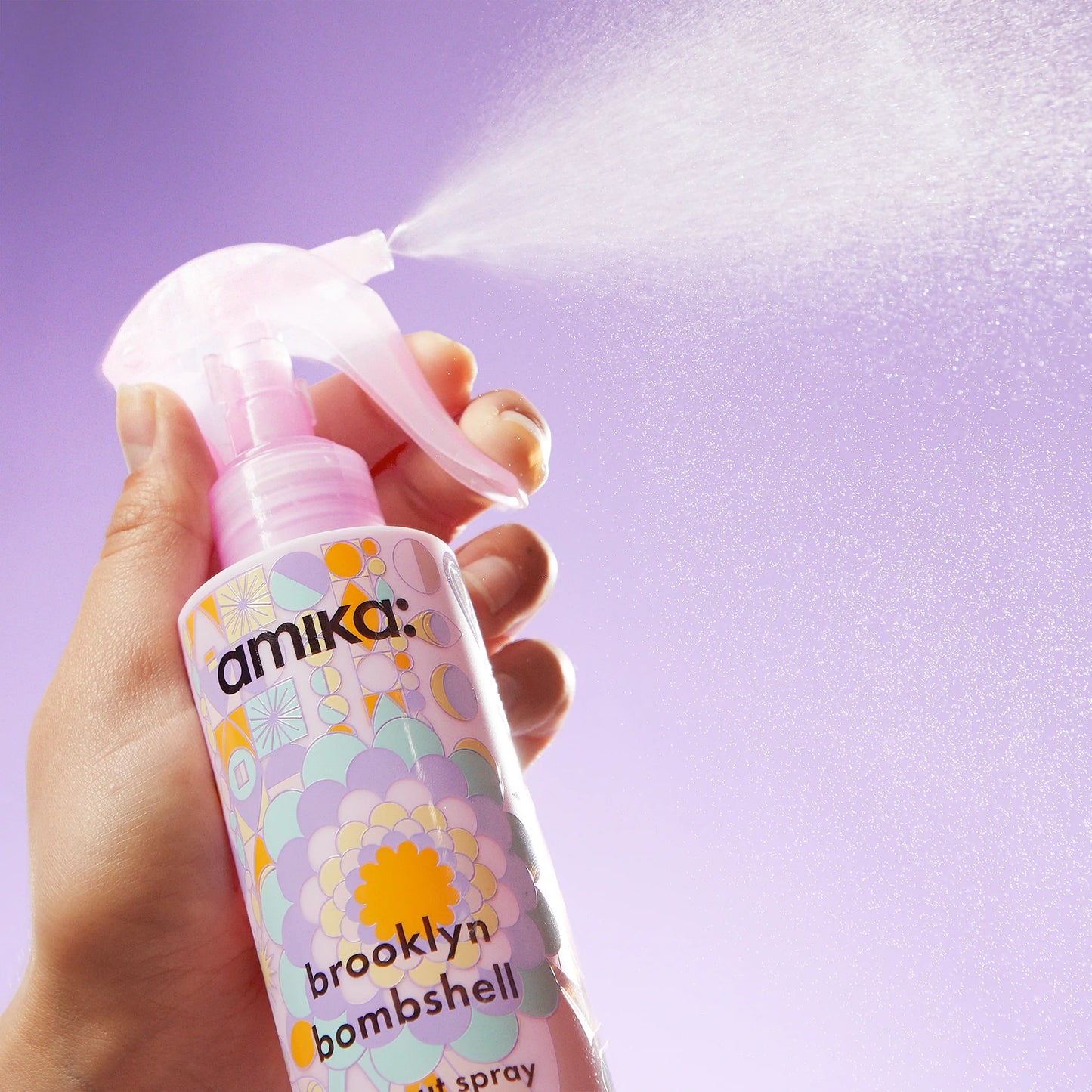 Amika Brooklyn Bombshell Blowout Spray Texture